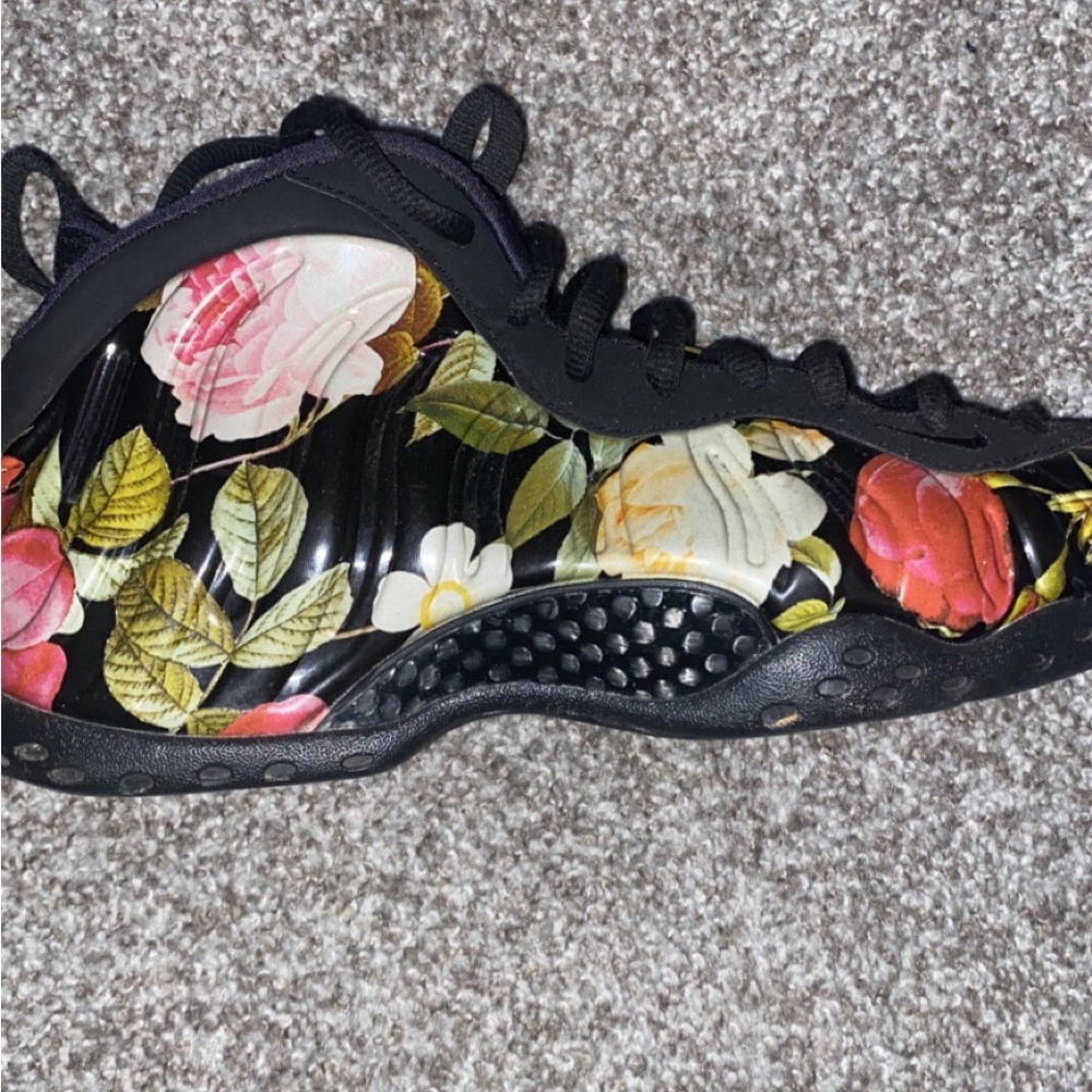Nike foamposite men’s shoes gently used